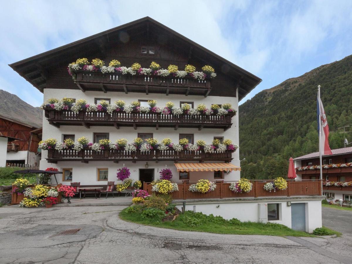 Guesthouse In Vent With Balcony Exteriör bild